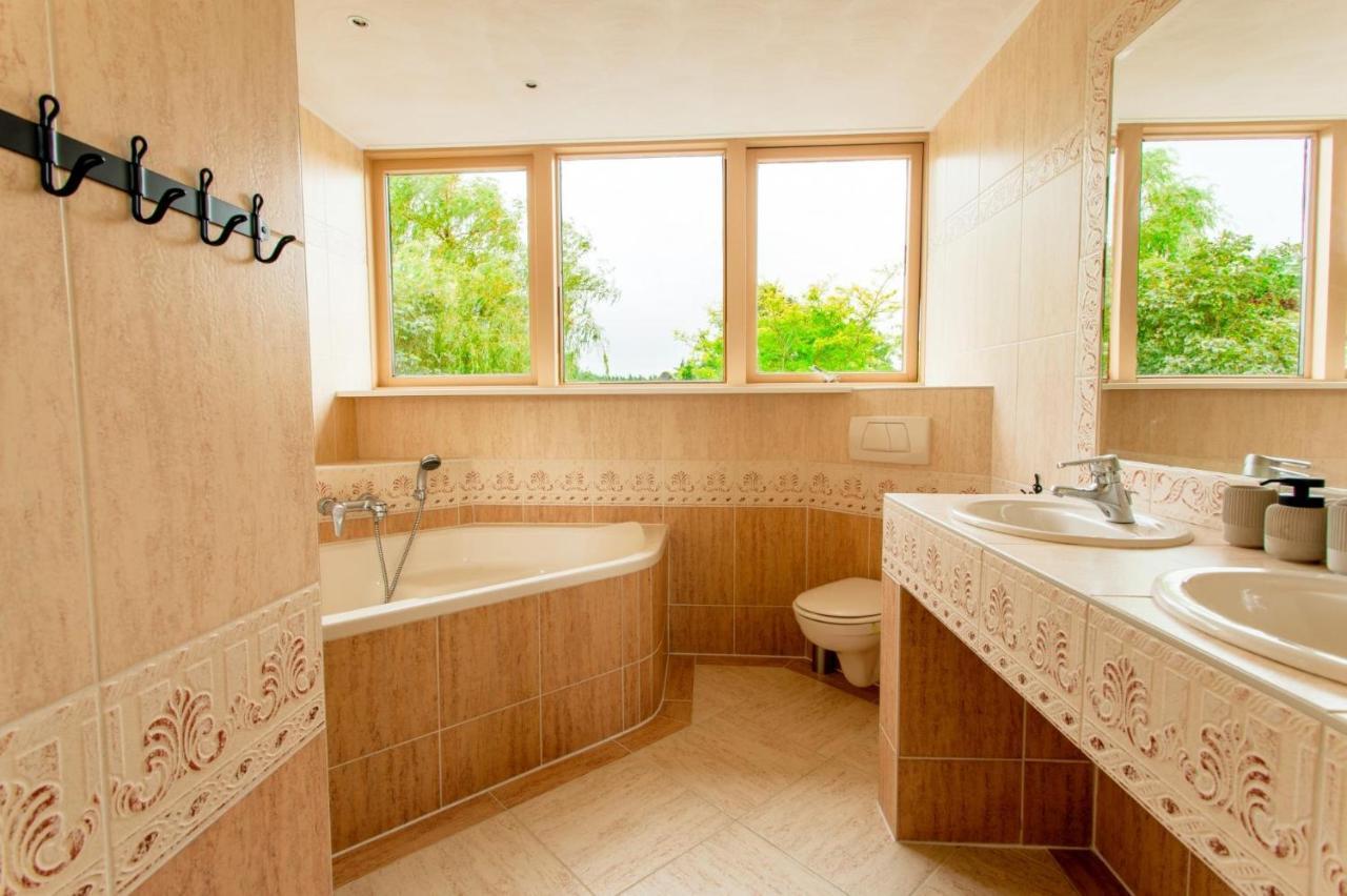 Beautiful American Style Villa With Heated Pool And Jacuzzi Heerhugowaard Ngoại thất bức ảnh